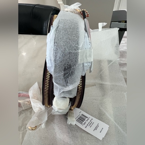 NWT never being open still in plastic Coach Heart Cheap Crossbody bag 💕SOLD💕 - Picture 8 of 9